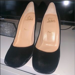 Authentic Christian Louboutin Cadrilla Corazon 100